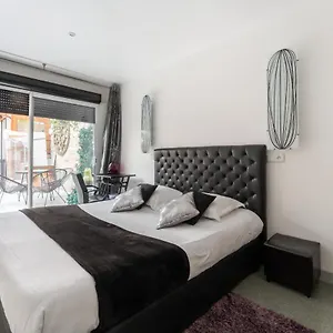 L'oasis Montparnasse Hotel