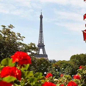 Plaza Athenee - Dorchester Collection Párizs