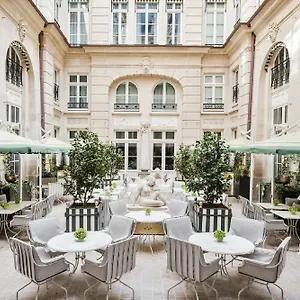 De Crillon فندق
